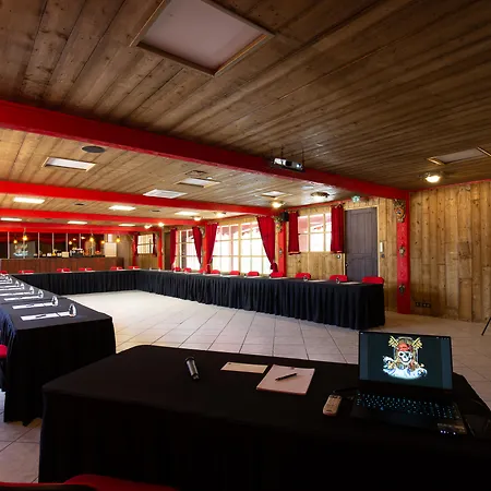 Cap Pirate מלון אגדה