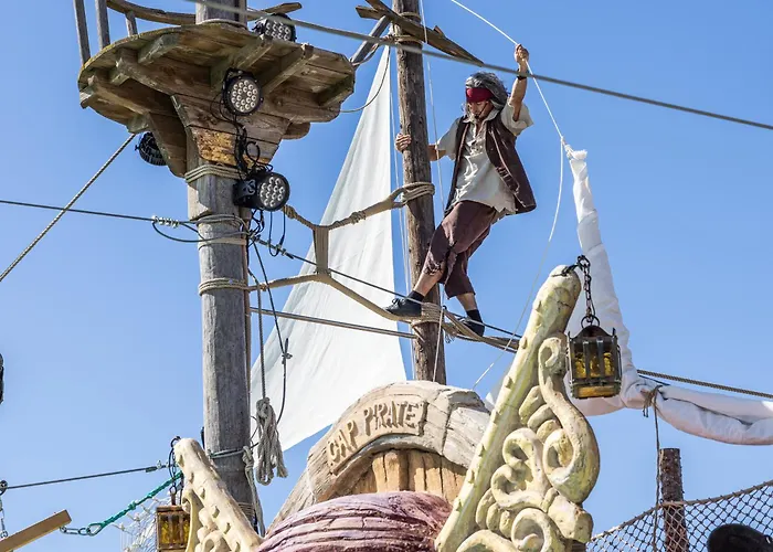 Cap Pirate فندق آجد